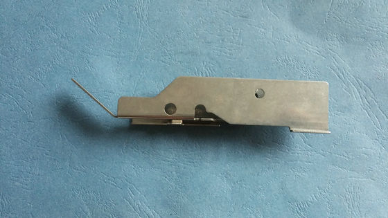 comprar O alimentador de SMT do metal parte a tampa do alimentador de YAMAHA CL12MM do Assy do guia de fita de KW1-M2240-00x fabricação em linha
